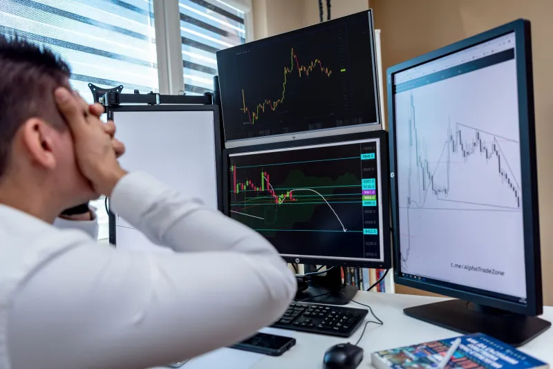 Shaky Hands, Rekt Portfolio: The Psychology Behind Why NFT Collectors Always Sell at the Bottom